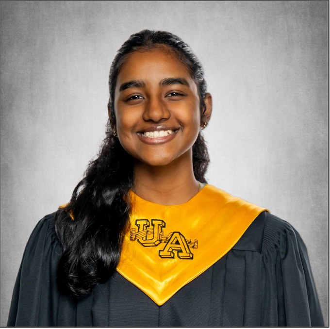 Yazhini Karthikeyan